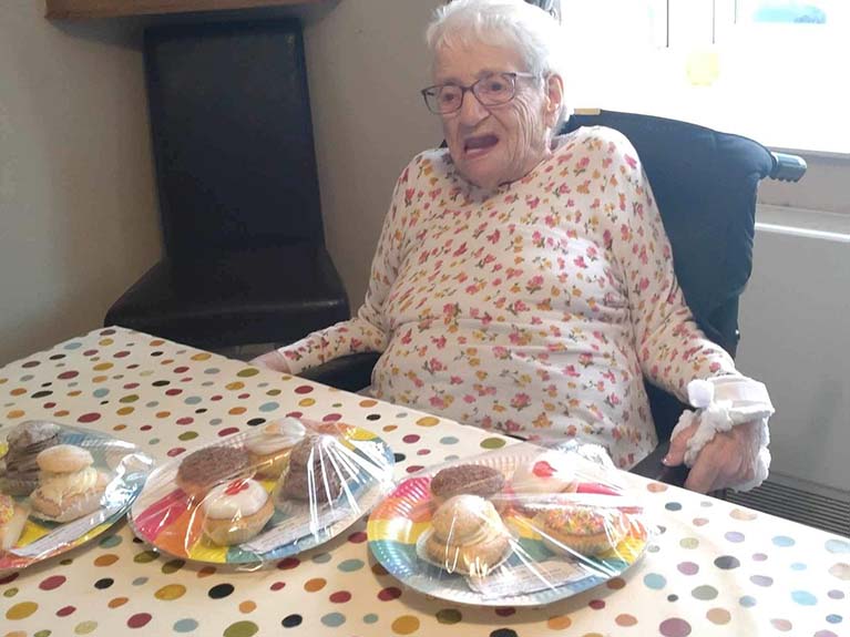 Brentwood, Leyburn - Pam and Nell prepared cakes to share with neighbours, and Peter then delivered them. The neighbours were very grateful!